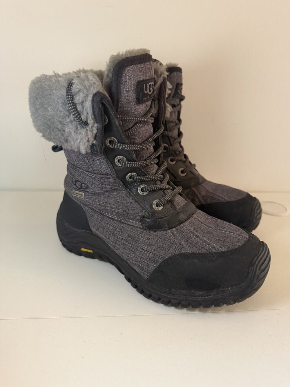 Women's UGG Adirondack II Snow Boots 5.5 Gray Black Vibram Hiking EUC!